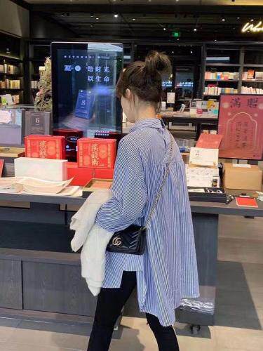 XL9801时尚潮流灯笼?条纹百搭衬衫，女装衬衫，L·H·X