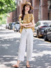 2026新款夏季度假风天丝碎花短袖衬衫九分裤休闲时尚女两件套套装，女装衬衫，梦懿尔