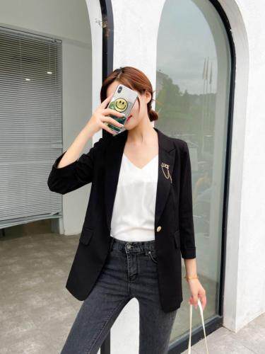 时尚胸花西装，女装西装，咔蒂妮