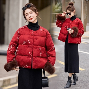 现货。现货。2026年冬季短款重工刺绣真狐狸毛羽绒服图片