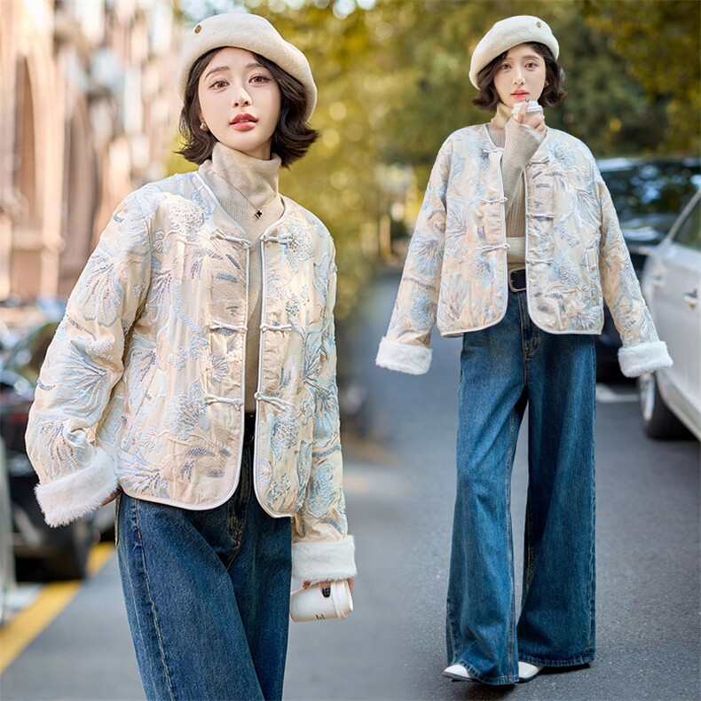 刺绣羽绒服女重工钉珠短外套2024冬新款轻薄绒盘扣上衣,女装羽绒服,韩蜜菓
