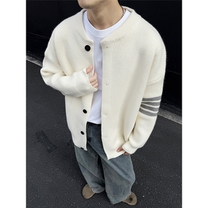 经典三条杠 冬季开衫休闲百搭毛衣宽松加厚情侣针织衫 M9907 TP55图片
