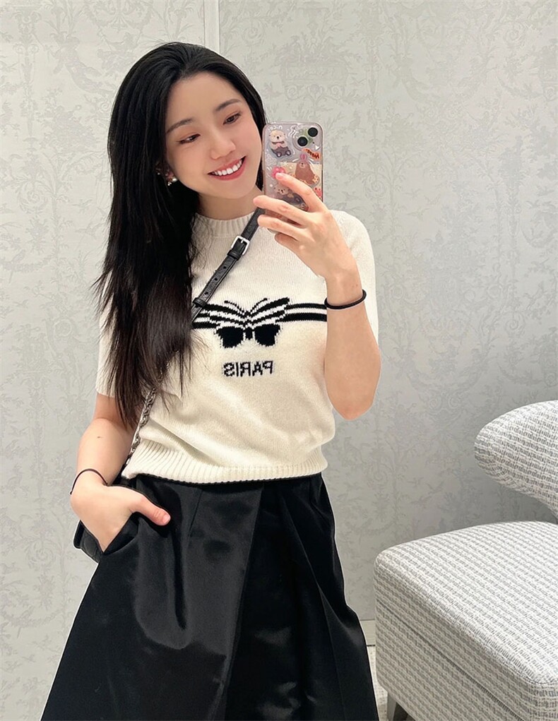 夏季女士时尚显瘦百搭提花蝴蝶短袖,女装T恤,百纯羊绒