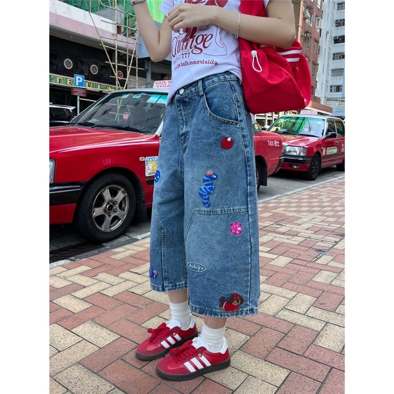 2025夏季新款宽松美式复古卡通刺绣牛仔短裤女显瘦直筒阔腿七分裤图片