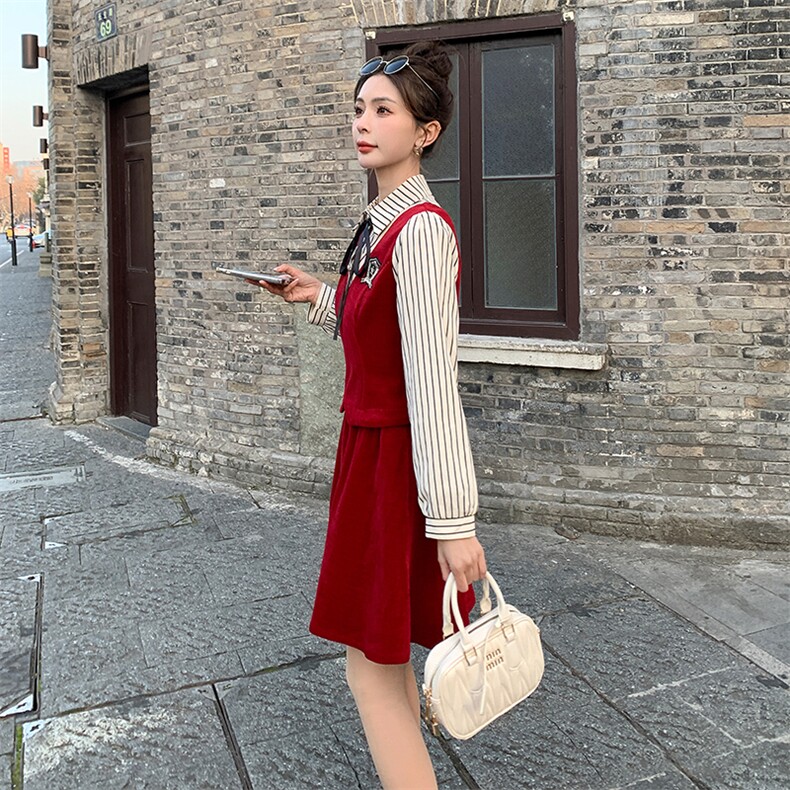 《现货新品》3色可选拼接条纹假两件衬衫甜美可爱学院风连衣裙,女装连衣裙,曼琳思菲
