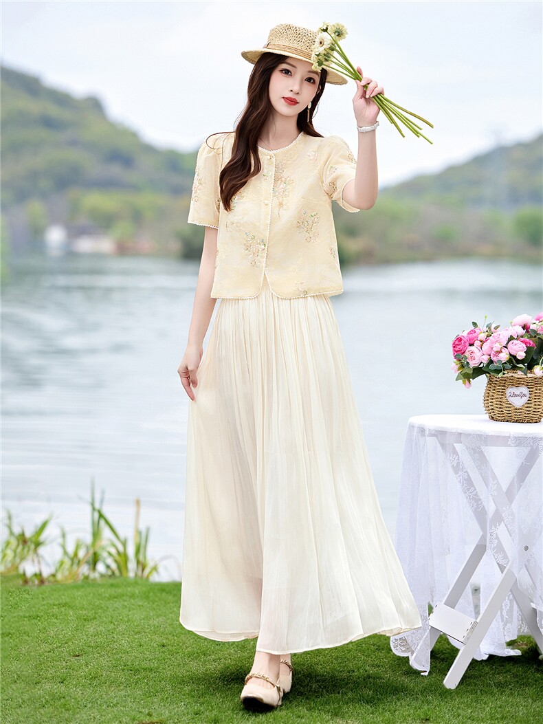 2026夏装新款重工艺刺绣钉珠两件套女套装女,女装套装/套裙,贵人树