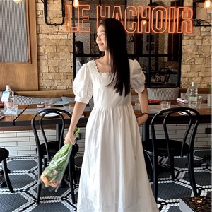 气质女神范方领蕾丝边连衣裙图片