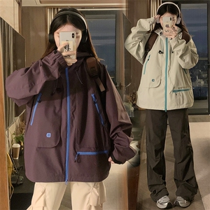 A527-P110 连帽冲锋衣外套秋季新款学生宽松潮牌户外风衣学院风图片