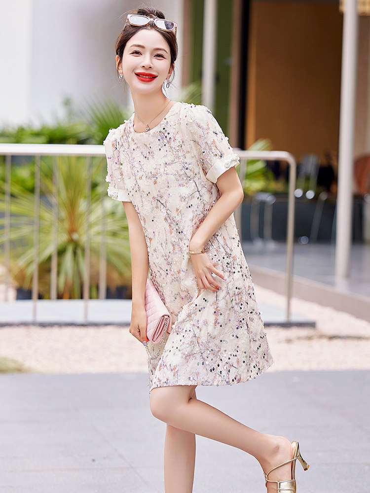 精致珠片刺绣连衣裙女夏季气质大码裙子2025年新款欧货a字裙,女装短外套,韩蜜菓