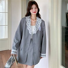 高级感炸街小西装套装裙女春天2025新款蕾丝拼接西服百褶裙两件套，女装套装/套裙，纯色衣恋