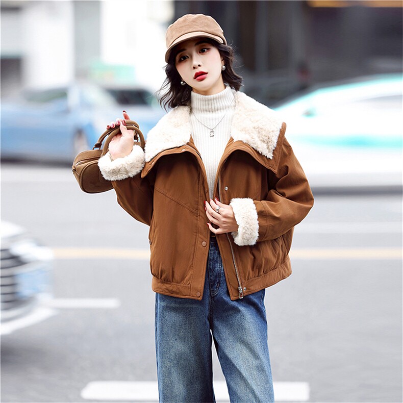 新标90白鸭绒羽绒短款外套女2025冬装韩版撞色拼接皮毛娃娃领,女装羽绒服,鑫源服饰