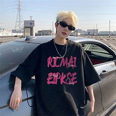 黑色