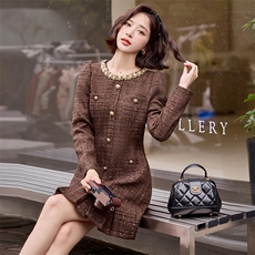 2025春秋装新款圆领单排扣长袖时尚休闲短款连衣裙，女装连衣裙，天丝秀