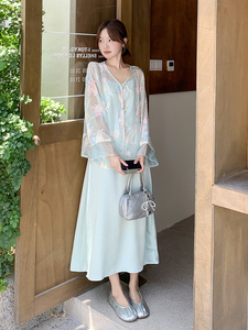 新中式国风优雅套装女2025夏季新款复古绣花长袖防晒吊带裙两件套图片