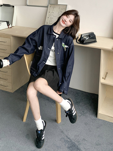 藏青色刺绣牛仔外套女春秋2025新款学院风小个子短款百搭翻领上衣图片
