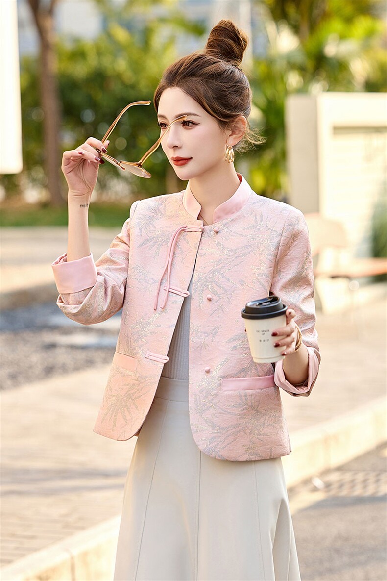 新中式刺绣粉色短外套女2025春装新款今年流行爆款超火小香风上衣,女装短外套,姿衣坊