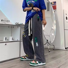 黑色