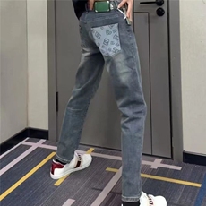 蓝色
