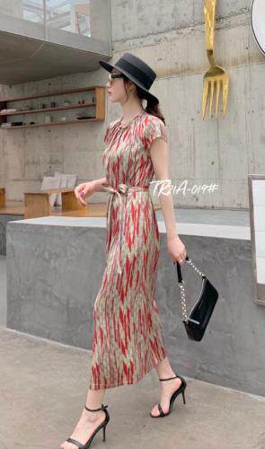 夏季新款连衣裙，女装连衣裙，斯瑞威