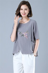 2024年夏季文艺清晰圆领纯色绣花时尚简约短袖舒适版型通勤常规，女装衬衫，风姿绰