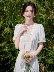 2025年夏季新中式复古提花短袖上衣V领时尚减龄，女装衬衫，卡杰菲