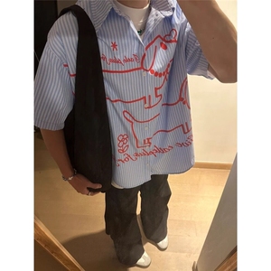 条纹腊肠狗字母印花短袖衬衫男夏季美式宽松休闲慵懒情侣半袖衬衣图片