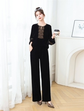 春夏重工气质刺绣新中式复古高级感运动休闲两件套原创设计，女装套装/套裙，梦依杭