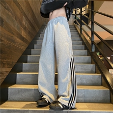 灰色