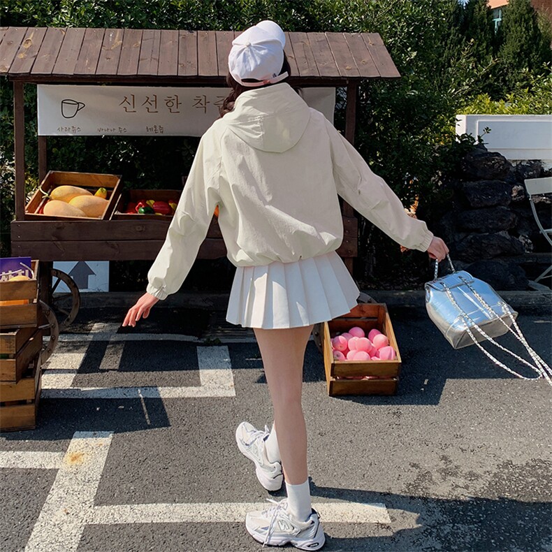 现货新款今年流行独特超好看韩系粉色休闲冲锋衣短外套女春季,女装短外套,韩蔻秀