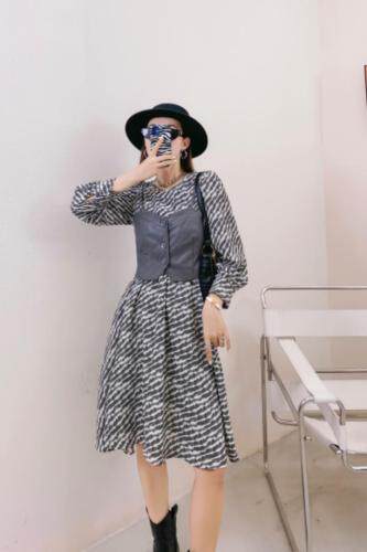 秋季新款连衣裙，女装连衣裙，芯俪歌 芭绯