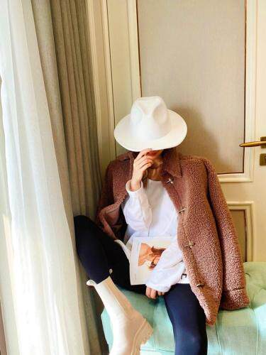 翻领羊羔毛扣子很有特色均码.，女装，尚映