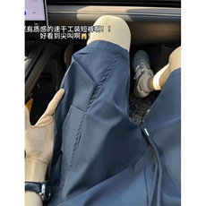 藏青色