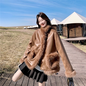 慵懒风仿狐狸毛条麂皮羽绒服女冬季2025新款棕色高级感白鸭绒外套图片