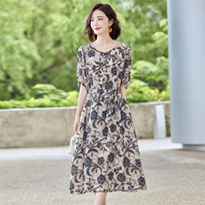 黄色法式度假感浪漫风圆领夏季宽松气质显瘦中长款连衣裙子，女装连衣裙，梦懿尔