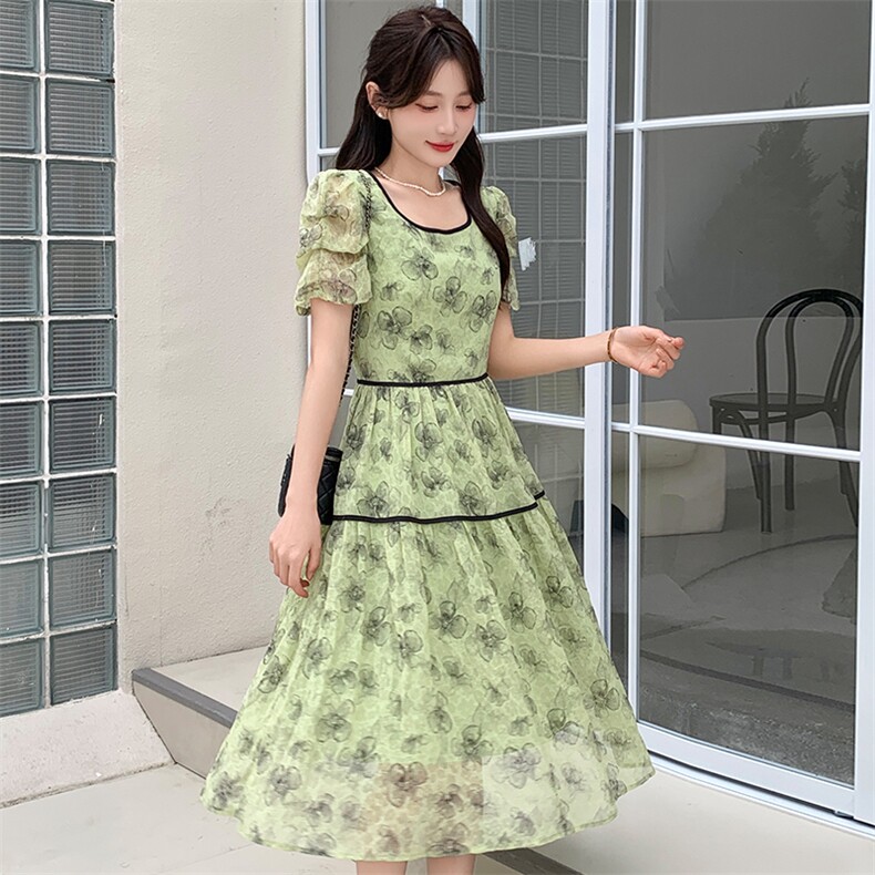 琳涵衣秀法式碎花方领连衣裙女夏季新款高级感茶歇气质中长裙子，女装连衣裙，超帛
