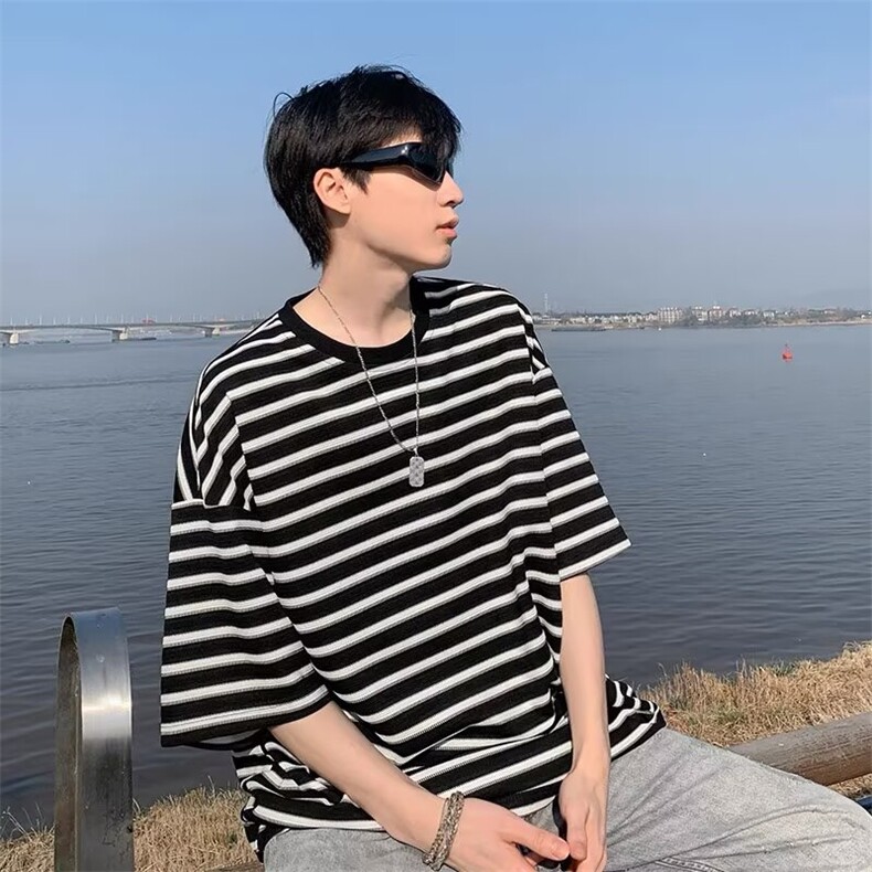 T189纯棉撞色条纹圆领短袖T恤男日系情侣宽松休闲简约五分袖上衣图片