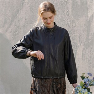 【春季女装新款】大量现货时尚休闲宽松立领短款皮衣外套，女装皮衣，缘衣格