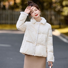 水貂毛拼接国风刺绣羽绒服女2025冬季新款粉色气质白鸭绒短款外套，女装羽绒服，沁沁公主