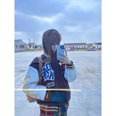 藏青色