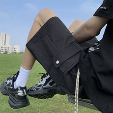 黑色