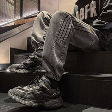 黑灰色