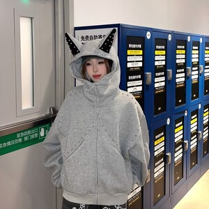 柳钉杜宾犬连帽卫衣重磅华棉复合铆钉连帽卫衣新款简约时尚气质图片