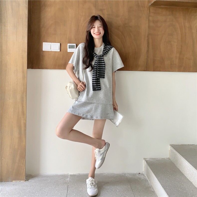 甜美休闲浅灰色T恤短裙套装女夏季小个子两件套今年流行爆款超火,女装套装/套裙,2C090