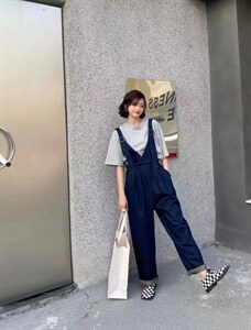 牛仔背带裤图片