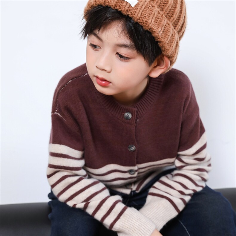 时尚儿童半条纹针织开衫男童女童简约休闲秋冬保暖毛衣外套，童装毛衣，越洋羊