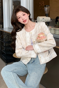 高级感小香风蕾丝花边短外套女春季款上新洋气国风圆领单排扣上衣图片