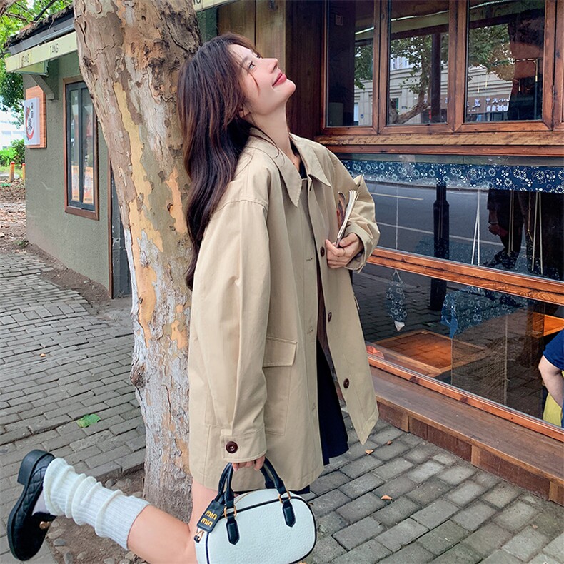 超好看卡其色韩版风衣2024春秋新款女士短款衬衫休闲显瘦百搭外套，女装风衣，浙宝281