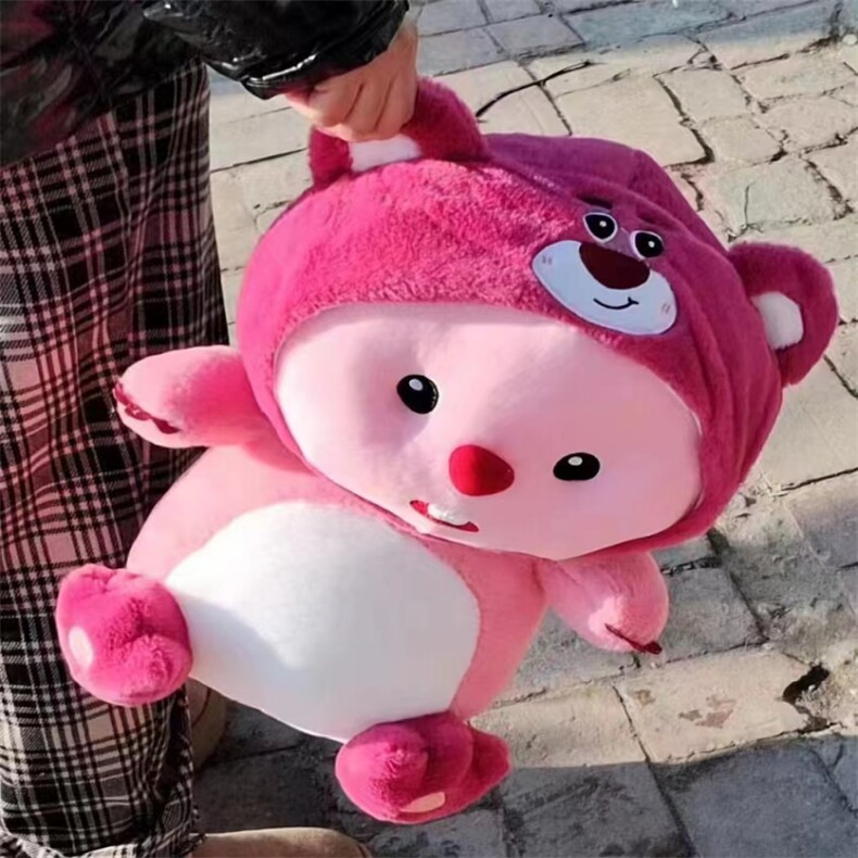 草莓熊帽海狸，源头毛绒玩具