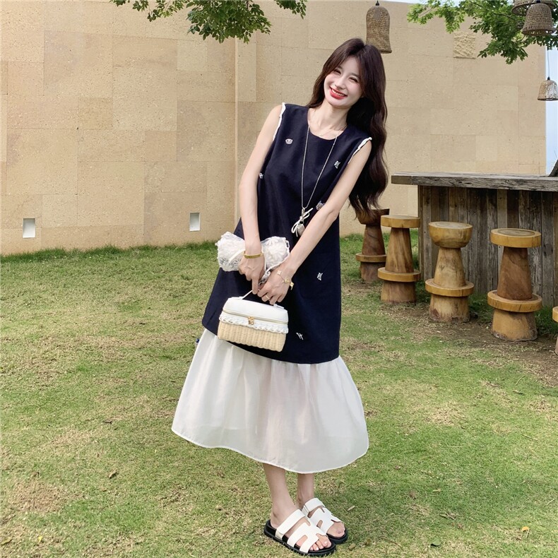 刺绣无袖连衣裙女夏季2026新款韩系减龄休闲甜美假两件拼接背心裙,女装连衣裙,艾米莉亚