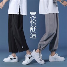 浅蓝色
